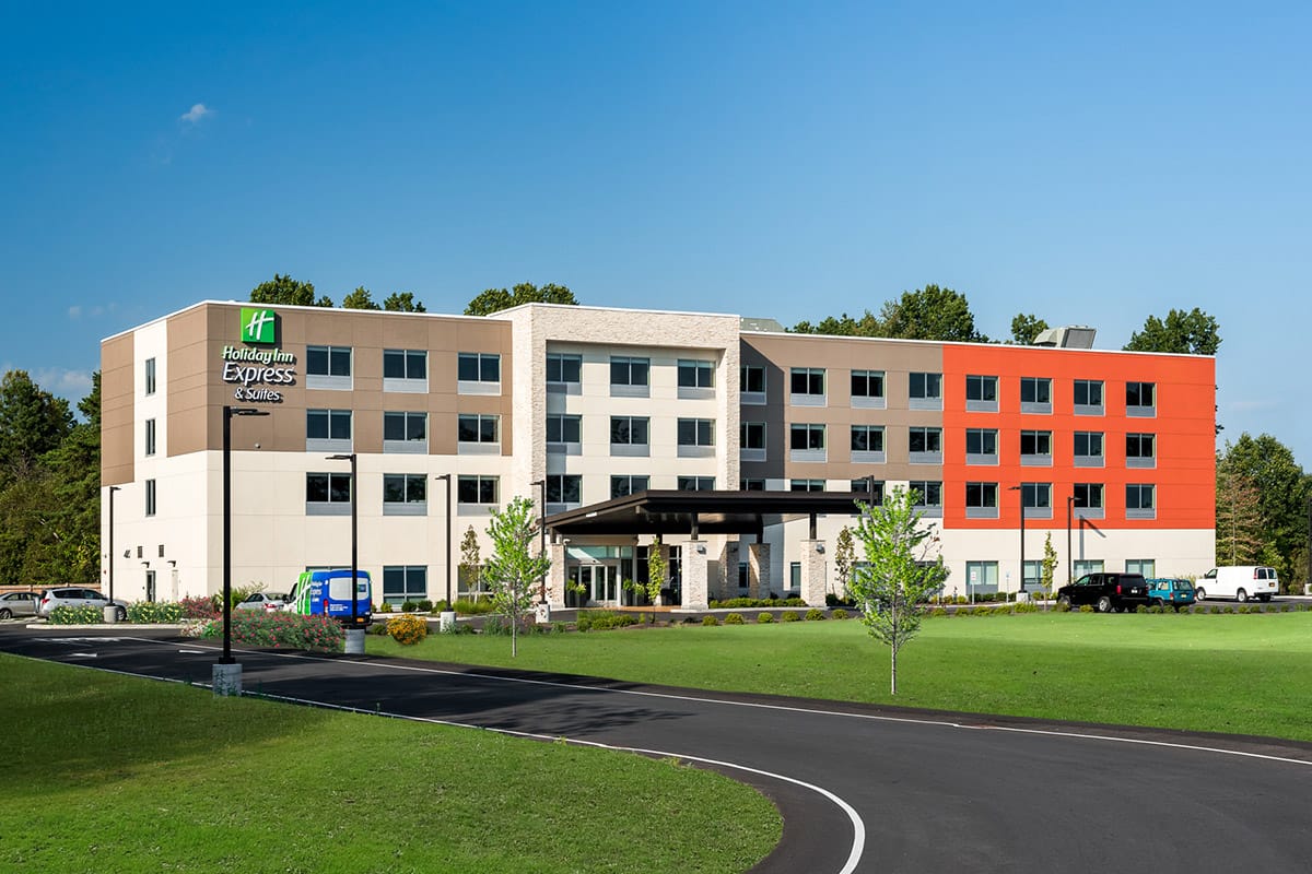 Full view of Holiday Inn Express