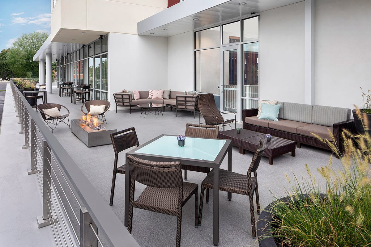 contemporary Courtyard by Marriott patio